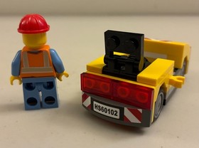 Retired LEGO 60102 CITY: Airport VIP Service. small build + minifig. Incomplete.