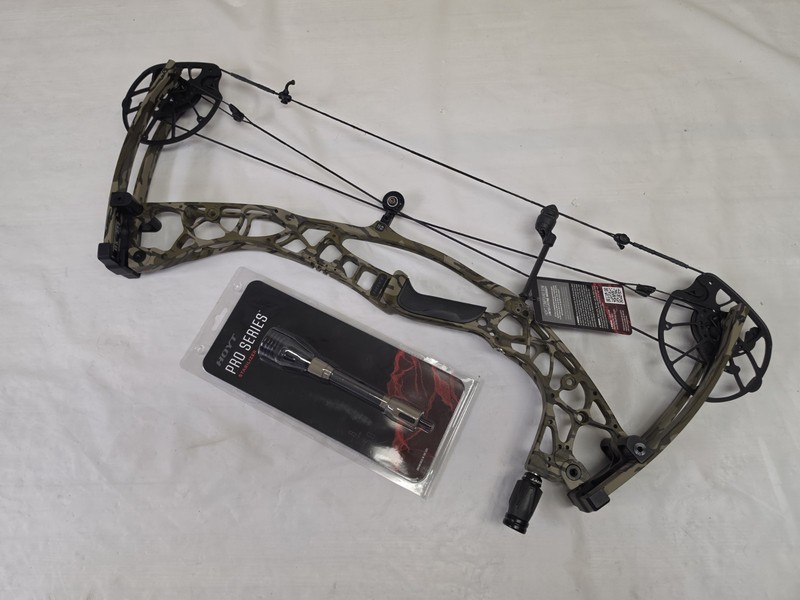 Hoyt Alpha X AX-2 29 60 - 70lbs/25" - 30"/Bottomland w/Hoyt 8" Pro Series...