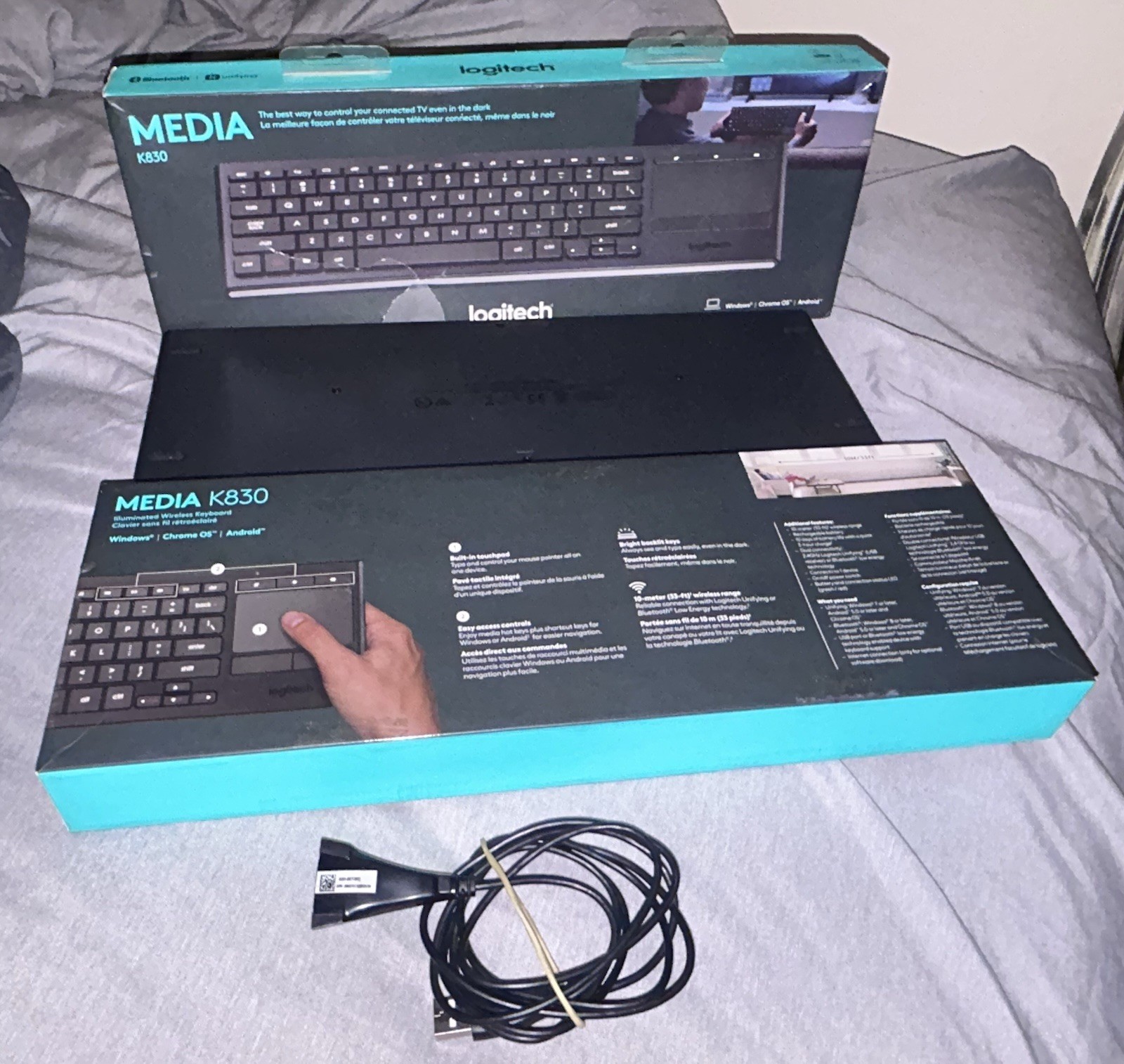 Logitech K830 Illuminated Wireless Keyboard Black QWERTY Touchpad USB
