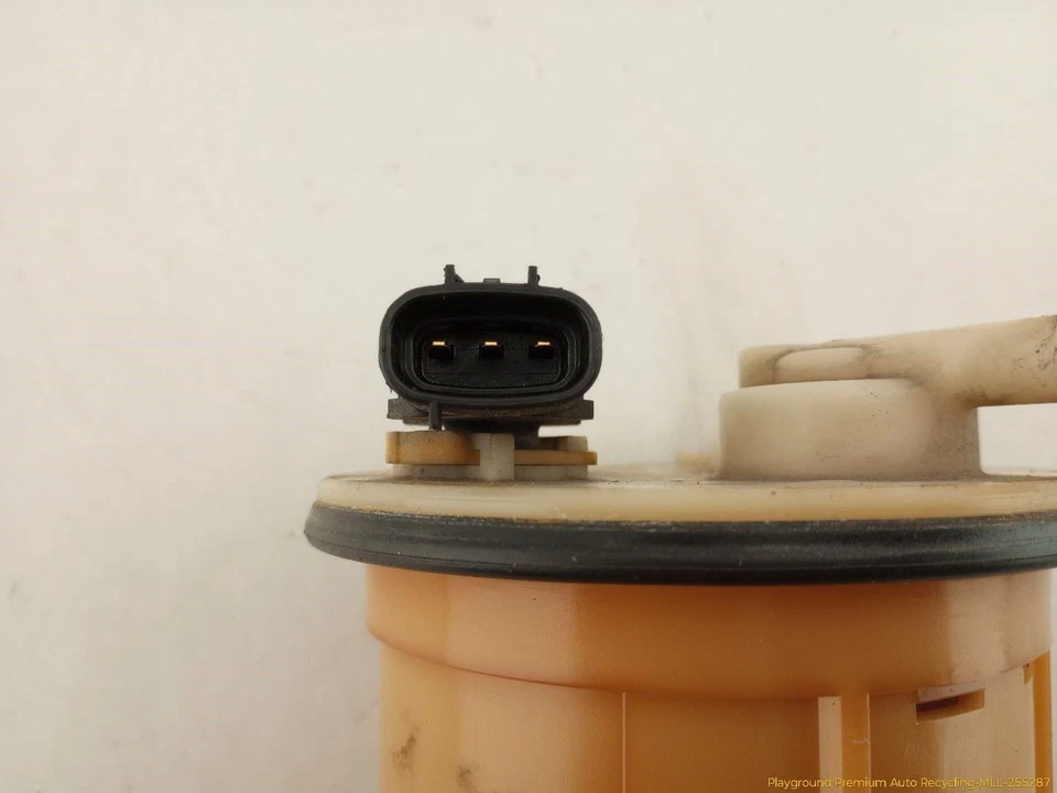 Toyota MR2 Spyder Fuel Pump Assembly With Vapor Pressure Sensor Fits 2003-2005 - Image 4 of 4