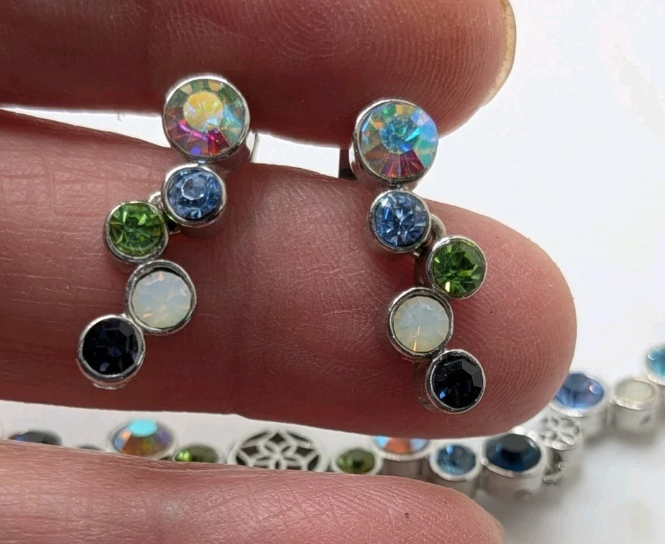 Juego de aretes collar tono plata pedrería AB azul verde Lia Sophia Foto 3 de 4