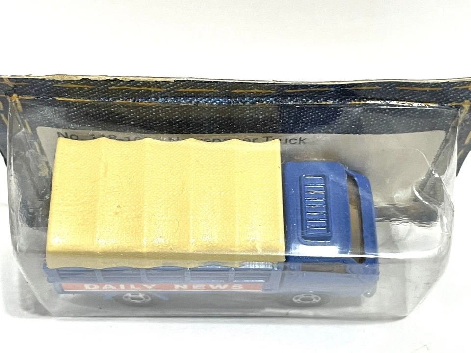 Tomica Tomy Pocket Cars NISSAN CABALL DAILY Noticias - Tarjeta de corte Foto 2 de 4