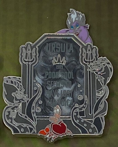 Juego de Pines en Caja de Halloween Fearly Departed URSULA Edición Limitada 2000 - Imagen 7 de 11
