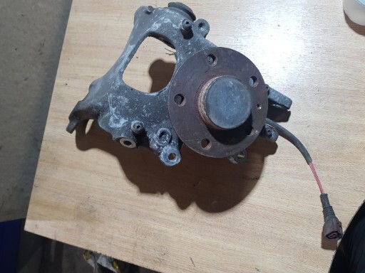 Audi A4 8K A5 8T knuckle wheel hub axle rear right 8K0505436R