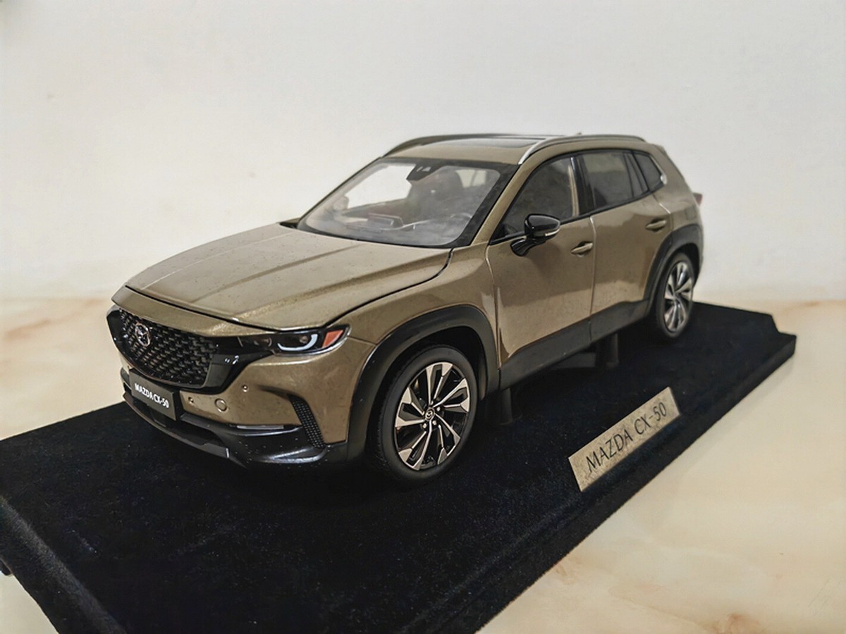 1/18 Scale Mazda CX-50 SUV 2023 Gold Diecast Model Car Toy