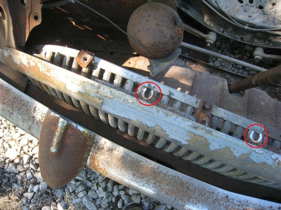 Original 1954 Buick Century e grade especial para capô painel calços ou espaçadores fabricante de equipamento original - Imagem 3 de 3