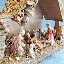 VTG Christmas Nativity Manger Creche Scene 7 Fixed Figures Wooden Italy 70s
