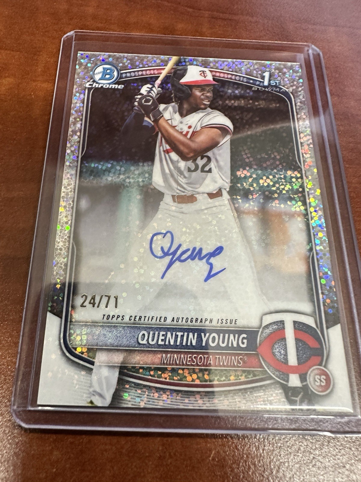 2025 BOWMAN CHROME DRAFT QUENTIN YOUNG 1ST AUTO SPARKLE REFRACTOR /71 #CPA-QY