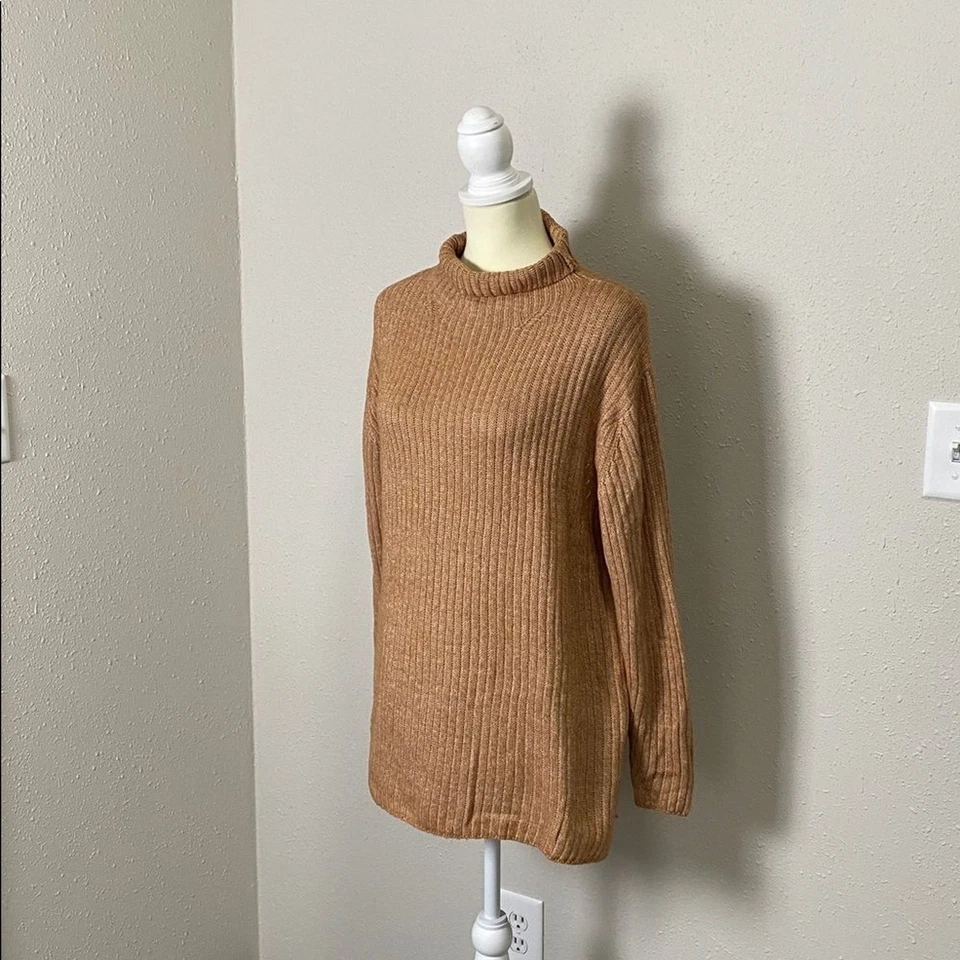 Suéter de cuello alto tejido acanalado marrón camel Elizabeth & James para mujer talla M Foto 3 de 4