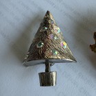 2 Vintage CHRISTMAS Brooches Pins MONET Wreath LIA Tree — photo 2