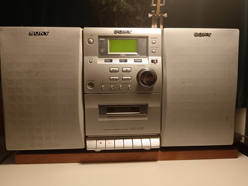 Sony Mini HiFi System CMT-EP30 CD/Tape Player/Radio/Remote