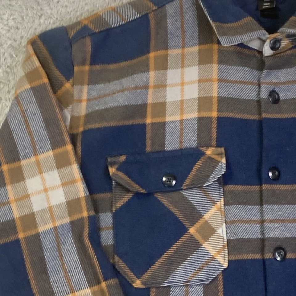 Volcom Heavy Plaid Flannel Shirt Men’s Large Classic Fit Button Up L/S Chore - Image 4 of 4