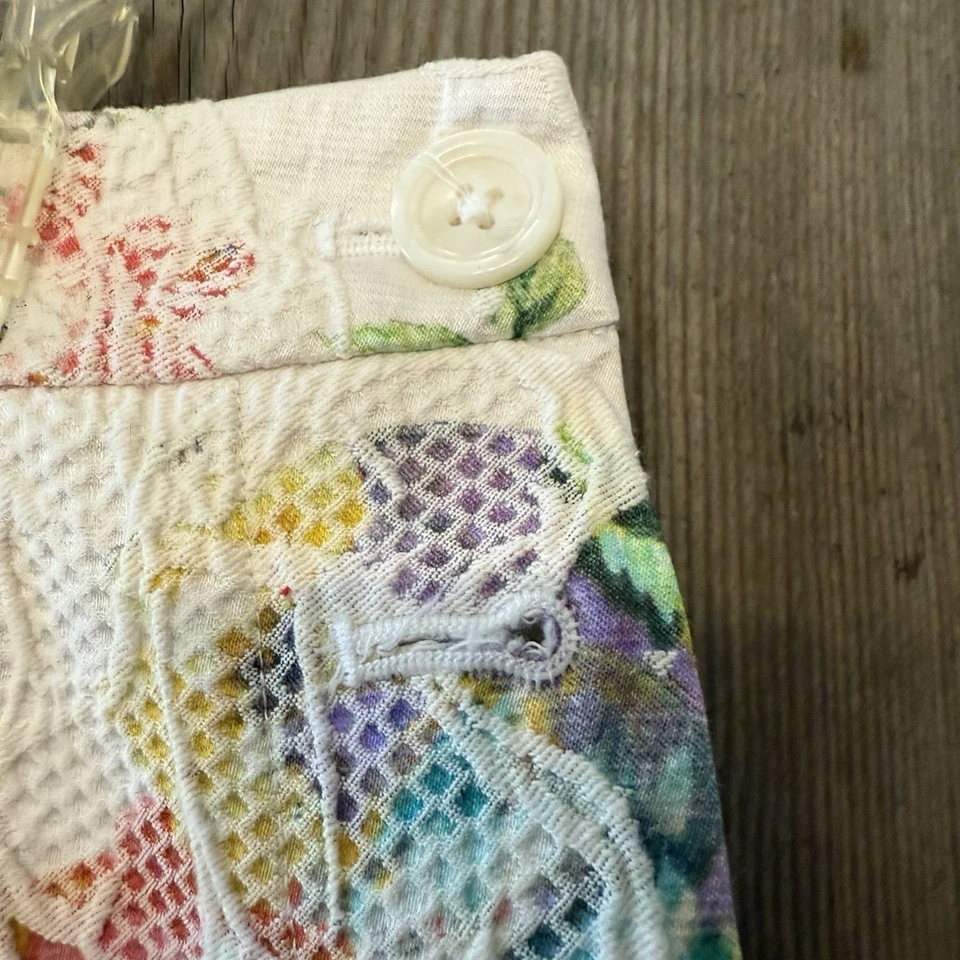 Shorts Anthropologie Elevenses Catalunha bordado floral botões de renda feminino 6 - Imagem 2 de 4