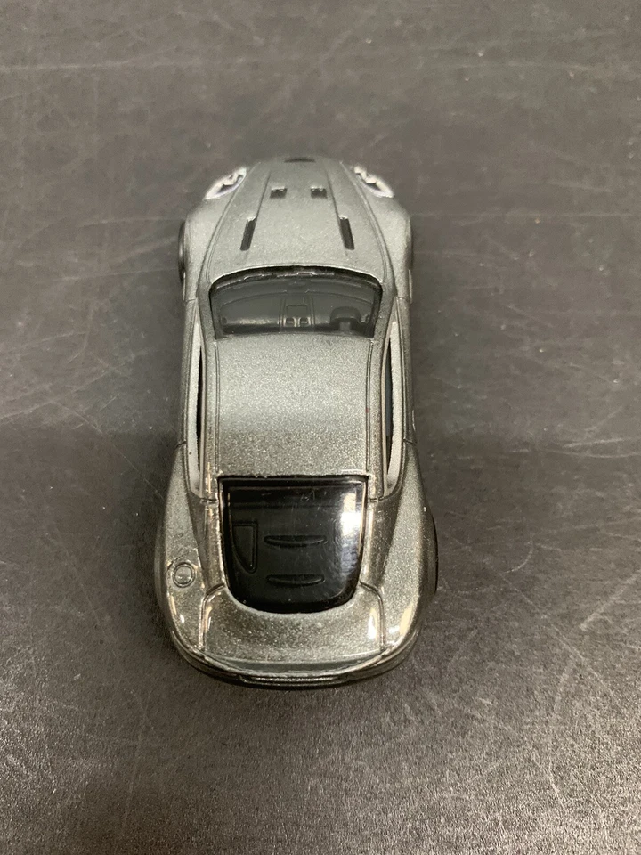 Hot Wheels 007 Bond Casino Royale Aston Martin DBS Silver Real Riders 2013 Foto 3 de 4