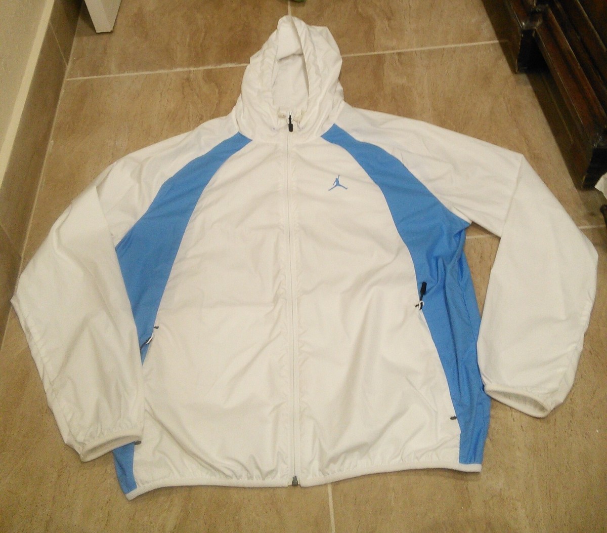 Official Men's Nike Air Jordan Windbreaker Jacket UNC Blue Official Men's Nike Air Jordan Windbreaker Jacket UNC Blue