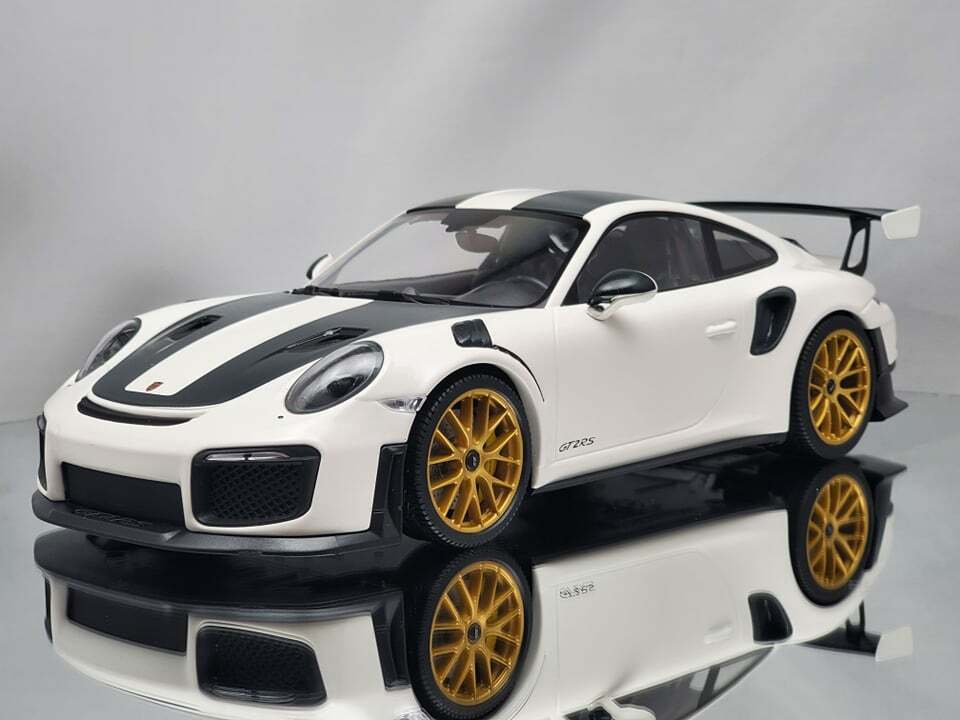 Minichamps Porsche 911 (991.2) GT2 RS Weissach Package 2018 Minichamps Porsche 911 (991.2) GT2 RS Weissach Package 2018