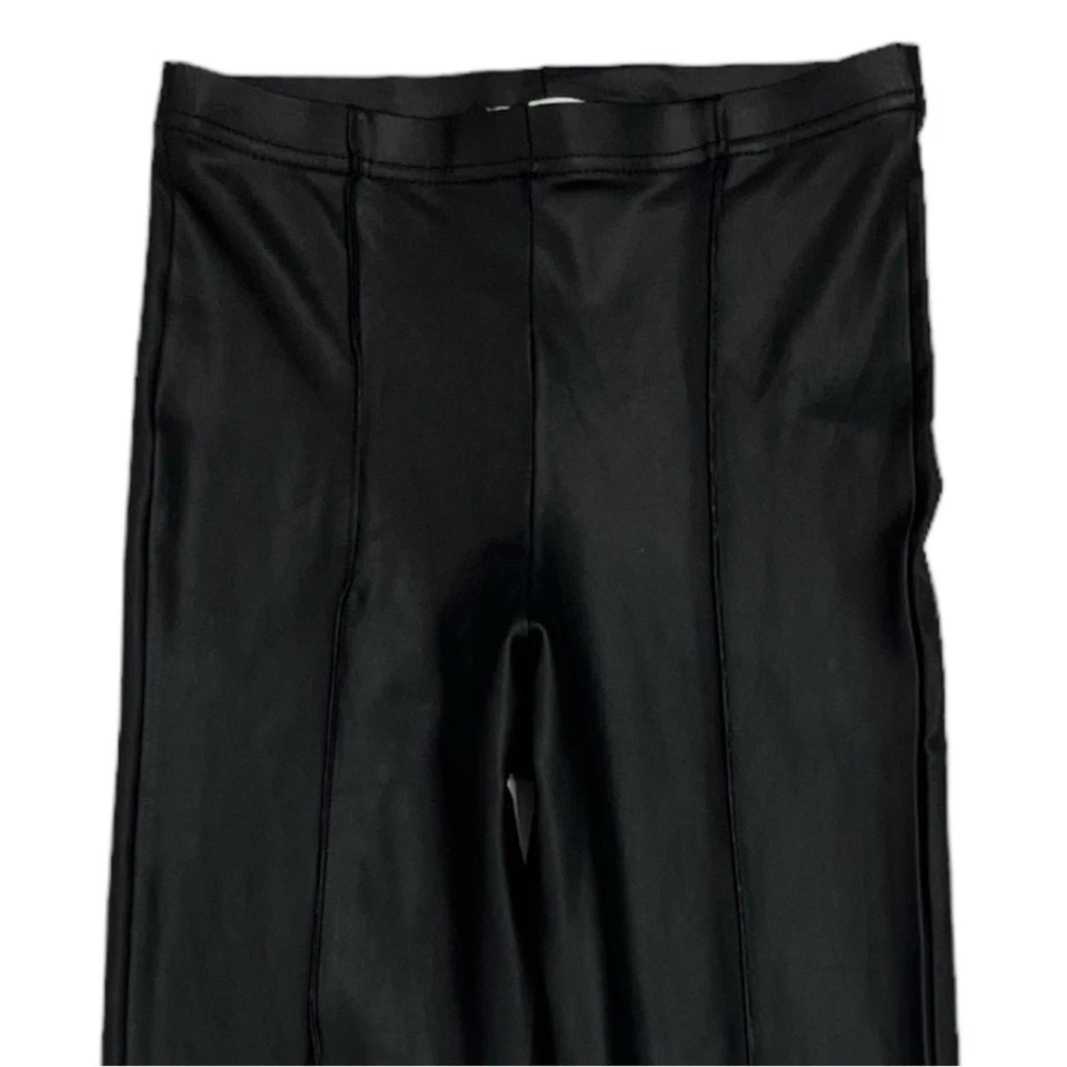 Pantalón acampanado Topshop imitación cuero dobladillo partido talla 0 en negro tiro alto Foto 4 de 4