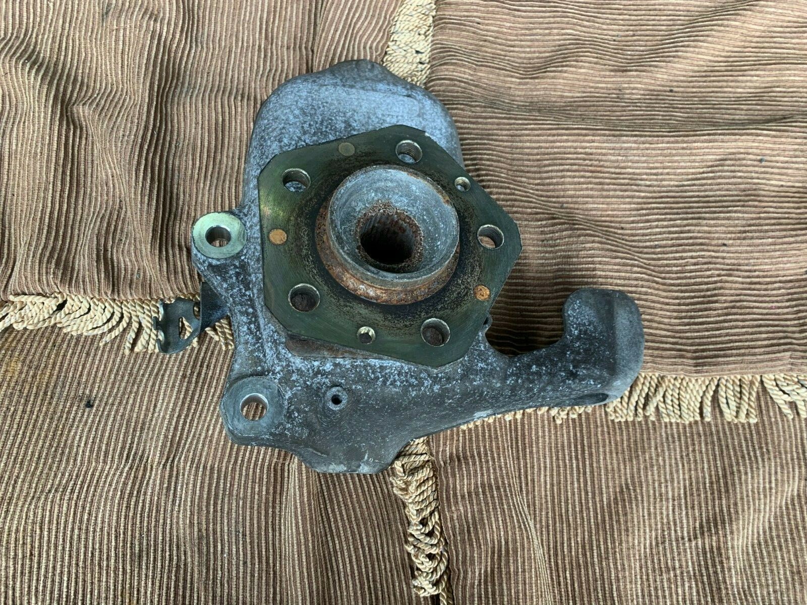 MASERATI QUATTROPORTE M139 OEM 03-07 FRONT LEFT SIDE SPINDLE KNUCKLE HUB