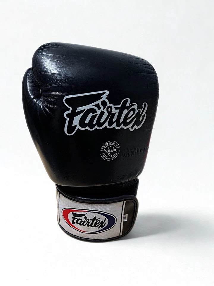Luvas de boxe Fairtex BGV1 16 oz pretas de muay thai – Usadas, bom estado - Imagem 2 de 4