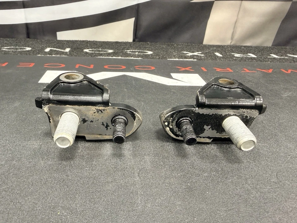 2023 年本田 CRF250R 原始设备制造商脚钉支架左右 50610-男士-B10,50611-男士-B10 — 第 2/4 张图片