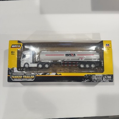 HuiNa 1/50 Diecast White Euro Truck with White Tanker Trailer