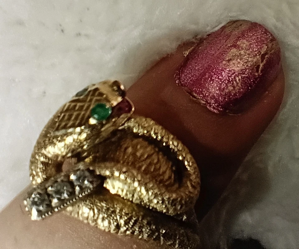 Diamantes artesanales ThisSnake Will Take Your Breath Away oro esmeralda zafiro Foto 3 de 4