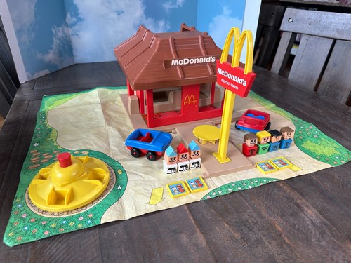 Vintage 1974 Playskool Familiar Places McDonalds PlaySet #430 with MAT. MINT!!