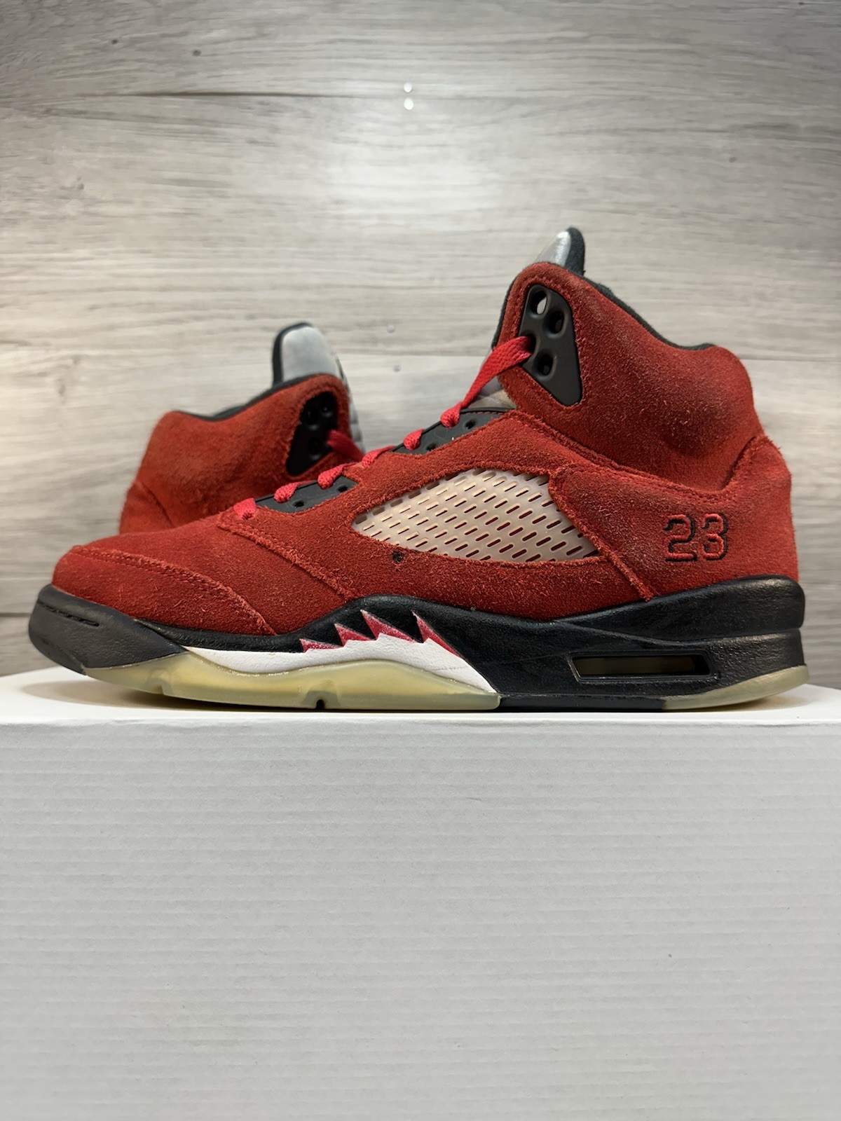 Jordan 5 Retro Raging Bull - Size 8.5