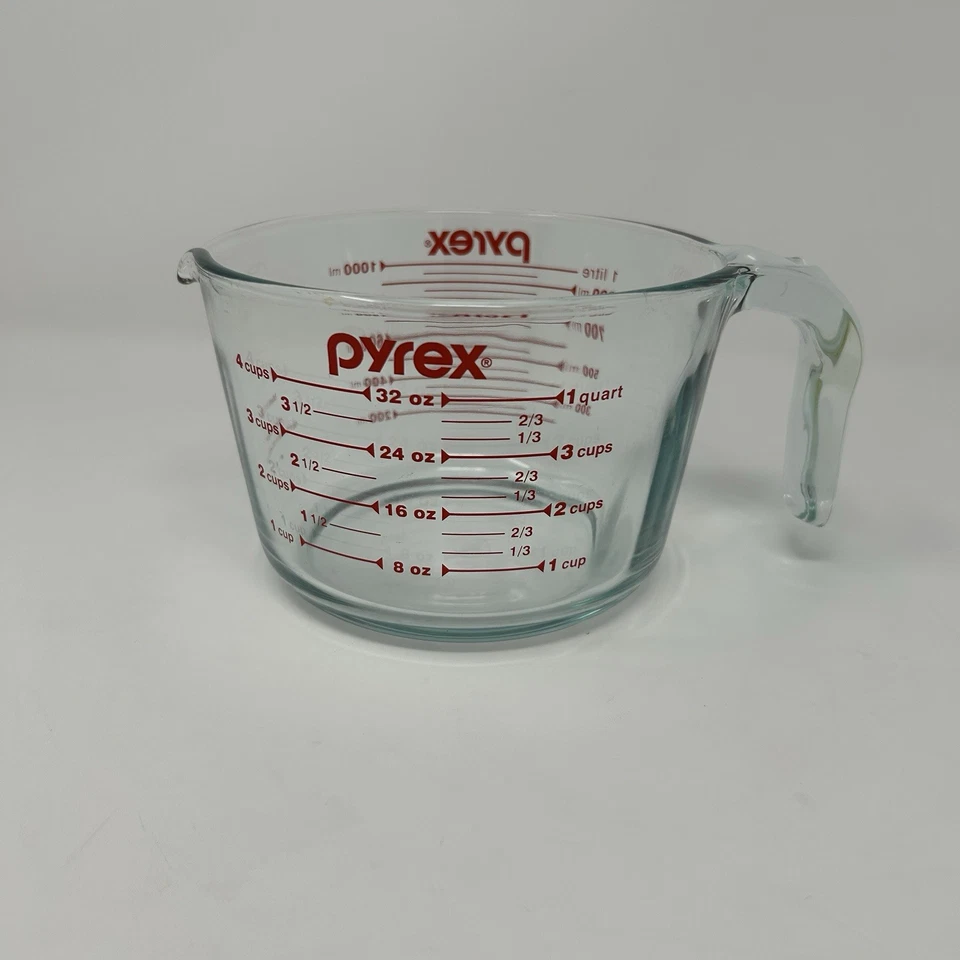 Pyrex Glass Measuring Cup 1 Quart 4 Cup 32 Oz Made in USA Kitchen Bakeware Red - Image 2 of 4