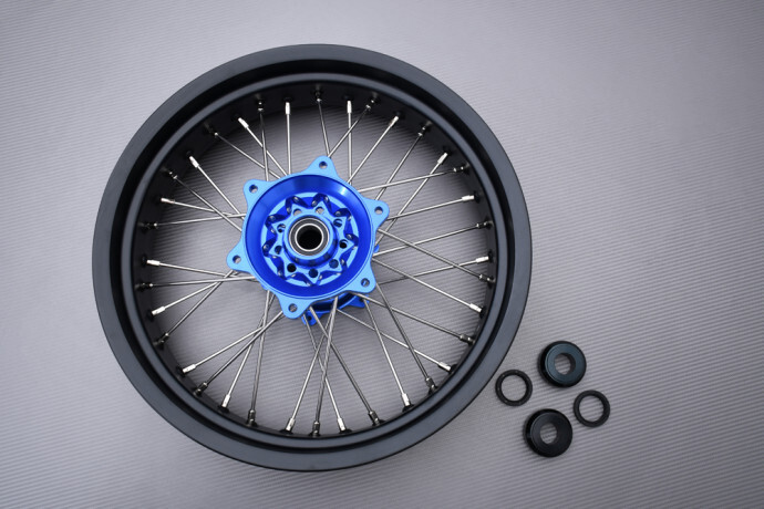 Roue arrière Supermotard bleue 4,25x17 évitant le guidonnage sur YZF 450