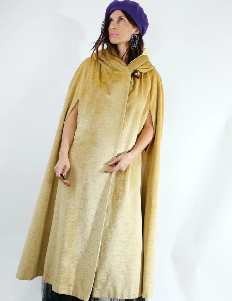 Lou Ritchie for Rainmaster Butter Yellow Vintage 1960s Mod Velvet Cape Coat - Image 4 of 4