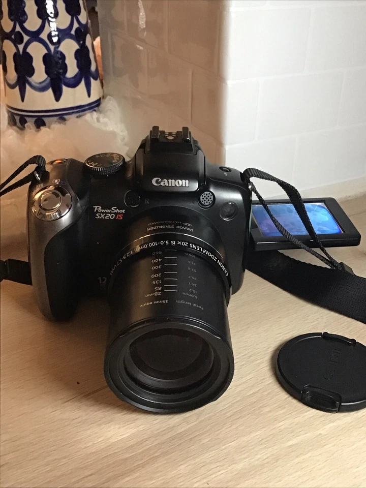 Canon PowerShot SX20 IS Digitalkamera 12 MP, 20 x opt Zoom Teildefekt - Display - Bild 2 von 4