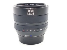 Carl Zeiss Touit 32mm f/1.8 Autofocus Lens for Fujifilm X-Mount from Japan E0916