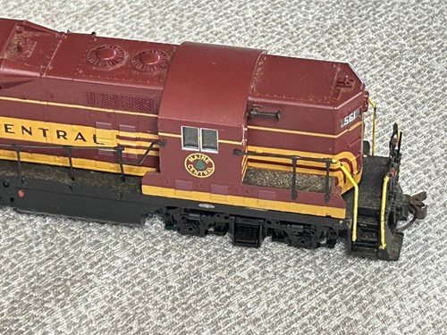 HO Atlas Classic Maine Central GP7 Diesel Locomotive #561 - Picture 8 of 16