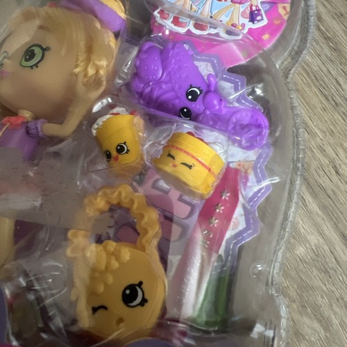 SHOPKINS SHOPPIES PAM CAKE WITH 2 EXCLUSIVE SHOPKINS + ACCESSORIES!!! - Picture 2 of 8