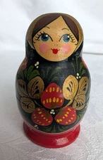 VTG Russian Matryoshka Nesting Dolls, Set Of 3 Wood Hand Painted, Signed "AA" 4”