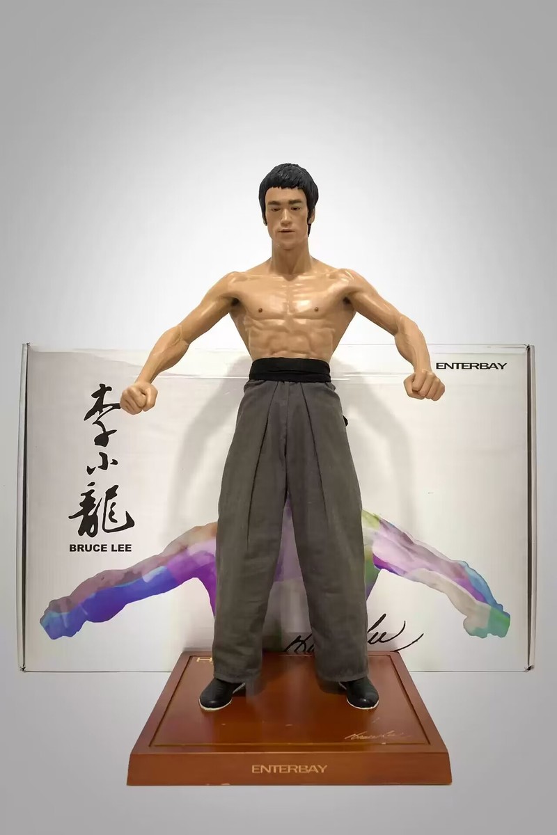 Enterbay HD-1003 Enter Dragon Bruce Lee 1/4 Masterpiece Figures 70