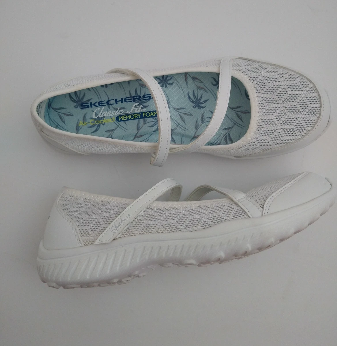 Skechers be light eyes on best sale me
