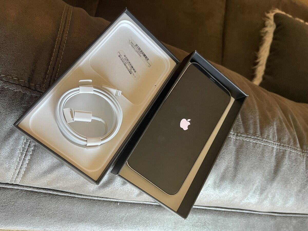 Apple iPhone 12 Pro Max - 256GB - Silver (Unlocked) Apple iPhone 12 Pro Max - 256GB - Silver (Unlocked)