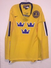 Detroit Red Wings Nicklas Lidstrom SIGNED TEAM SWEDEN JERSEY JSA COA