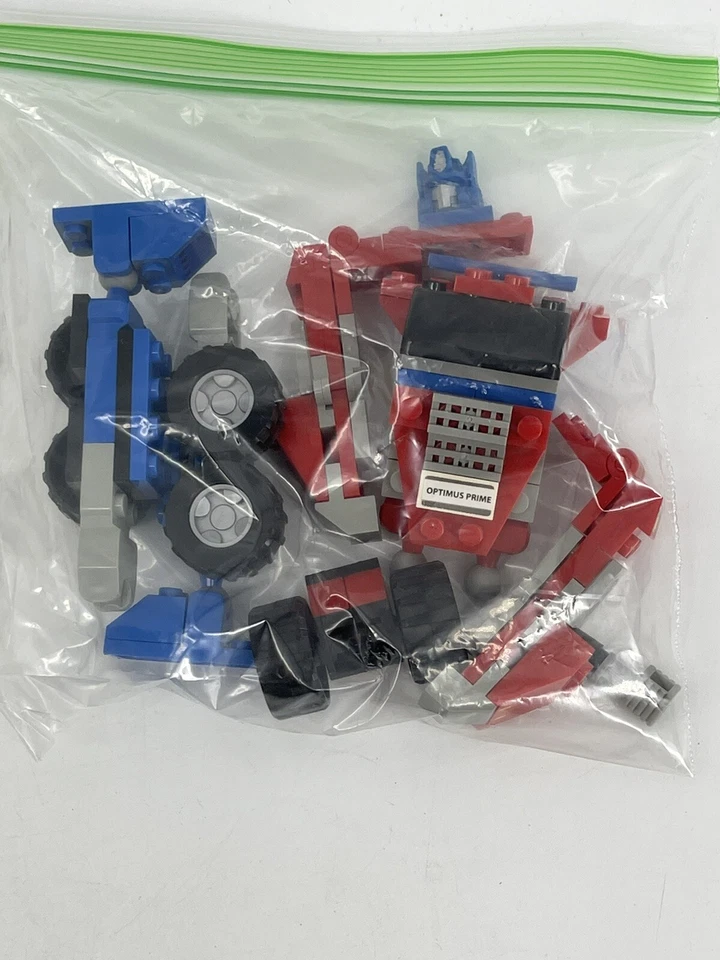 KRE-O Transformers Optimus Prime 2 in 1 Building Set Complete With Box & Manual - Image 4 of 4