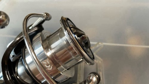DAIWA EXIST 18 LT 4000-CXH Reel Spinning #041 - Picture 9 of 9