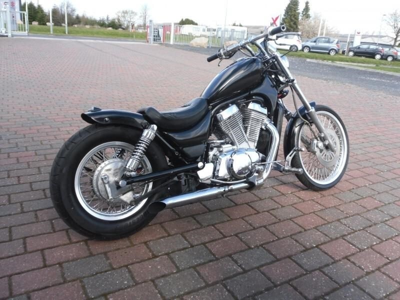 Suzuki vs 400