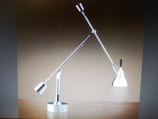 counterpoise task table lamp