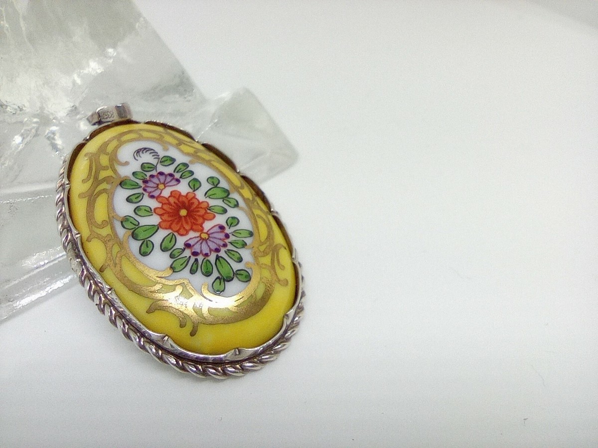 Dresden Porcelain Medallion Pendand by Carl Thieme Saxony Art Nouveau 1902-1920
