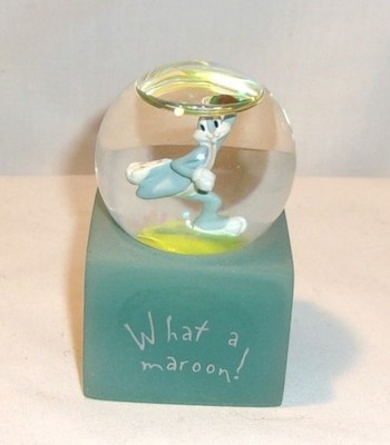 SMALL BUGS BUNNY SNOW GLOBE ''WHAT A MAROON !''
