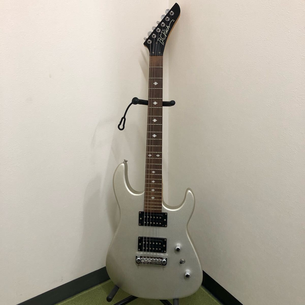 B.C Rich 日本製 white B.C Rich 日本製 white