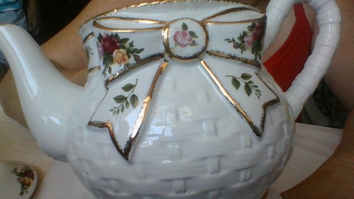 Royal Albert NICE Old Country Roses Teapot Basketweave Gold Trim Bow GREAT Cond! - Picture 11 of 24