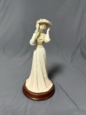 Vintage Pucci Victorian Lady Figurine Holding Mirror Plaster Statue 10''