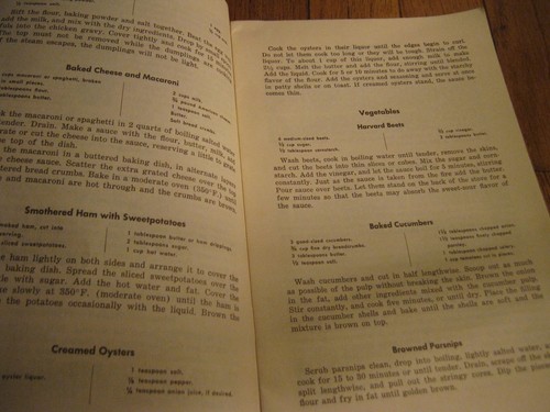 Vintage Aunt Sammy's Radio Recipes 1976 Cookbook - Picture 6 of 8